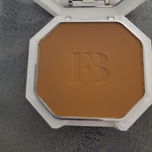 Fenty foundation new ,unused